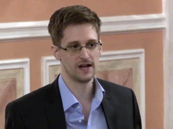 edward-snowden-ra-hoi-ky-moi-bi-bo-tu-phap-my-dua-don-kien-1